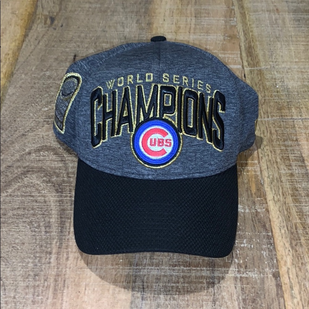 LIKE NEW! New Era Chicago Cubs World Series Hat